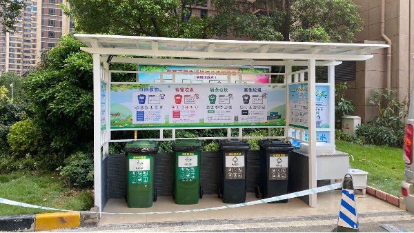 廣州南沙某居住小區(qū)采用智能垃圾桶